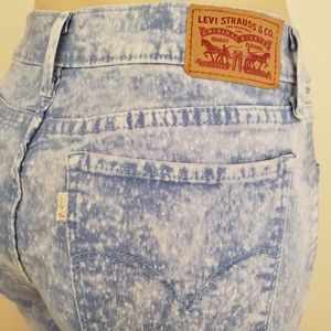 710 Levi's Super Skinny Acid Wash Jeans